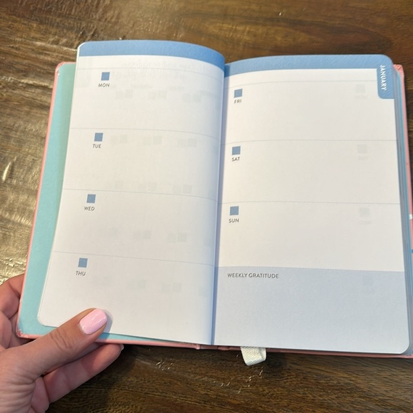 Small planner. Free with any bundle. - Picture 8 of 16